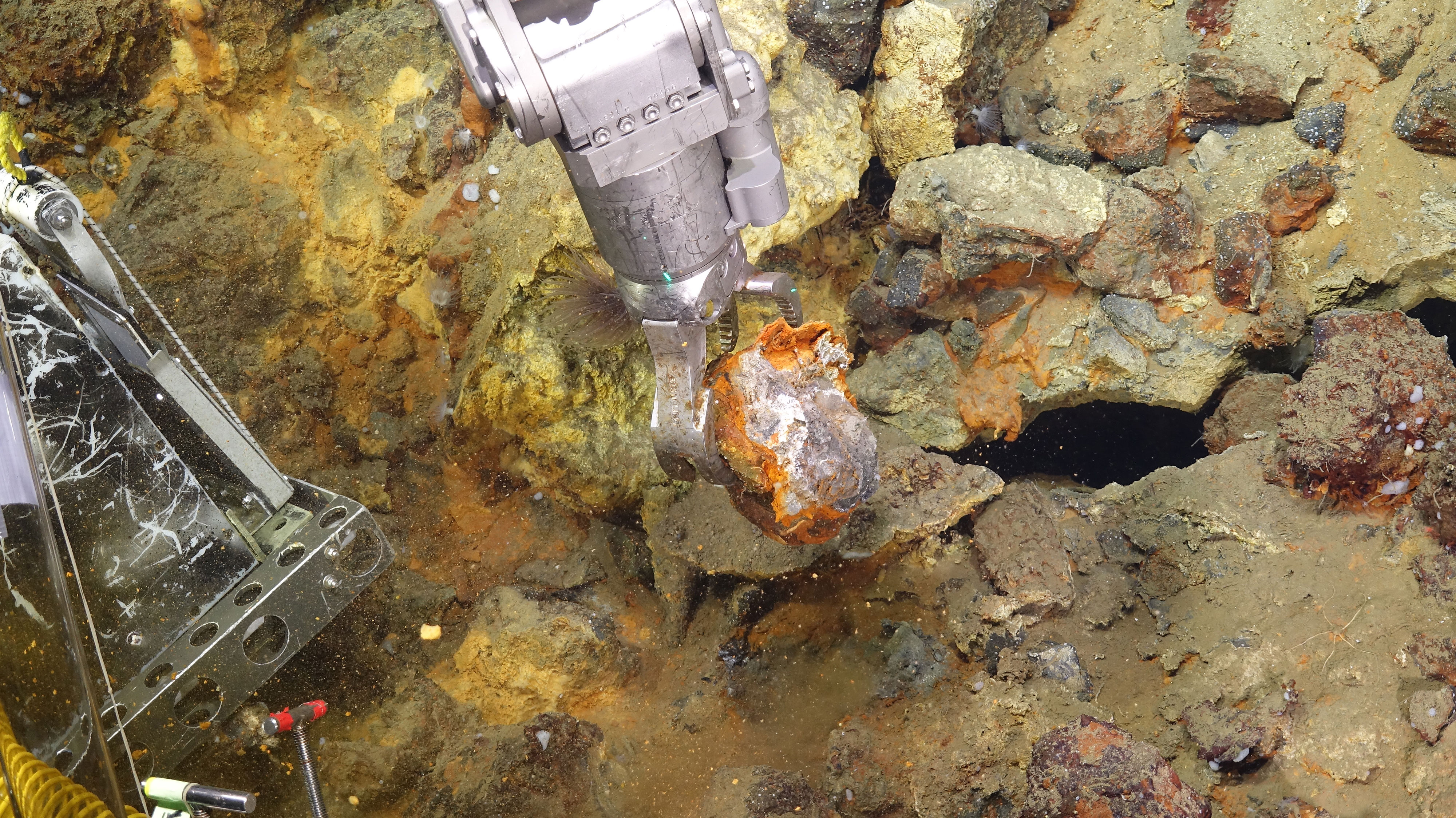 Deep-Sea Mining Faces Another Hurdle—Exploding Rocks